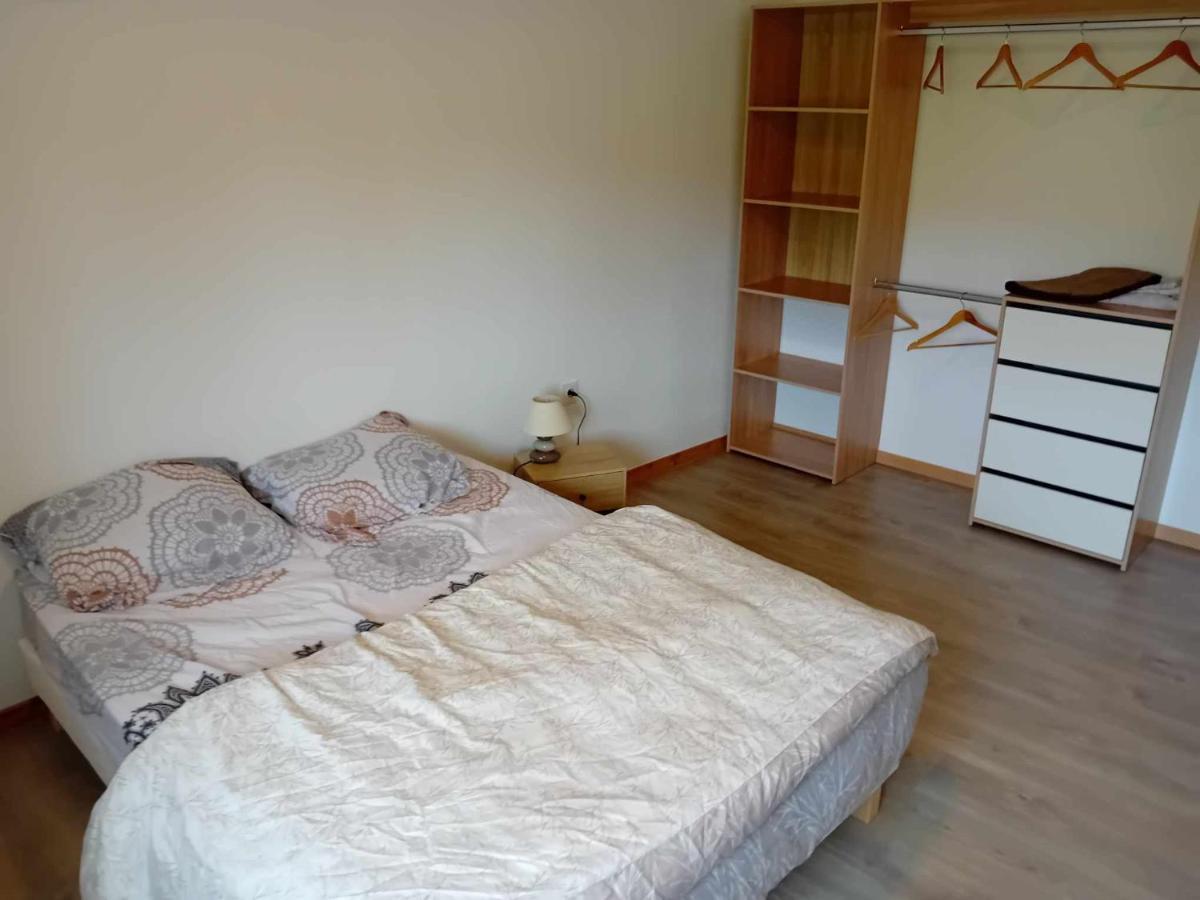 Wignehies Grand Appartement Avec Terrasse מראה חיצוני תמונה