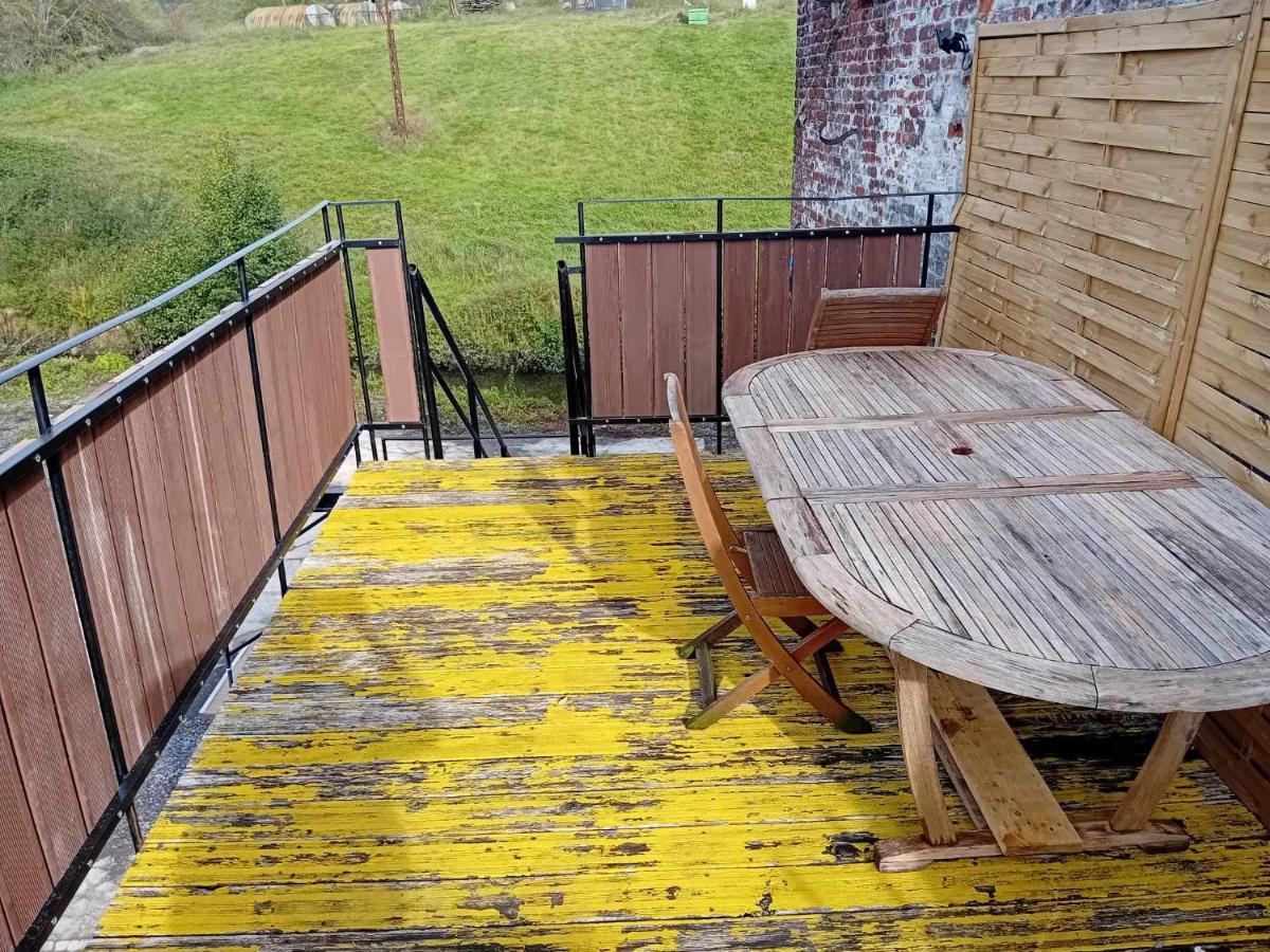 Wignehies Grand Appartement Avec Terrasse מראה חיצוני תמונה